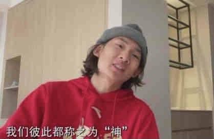 这一刻，现场所有人的表情都惊骇万分。